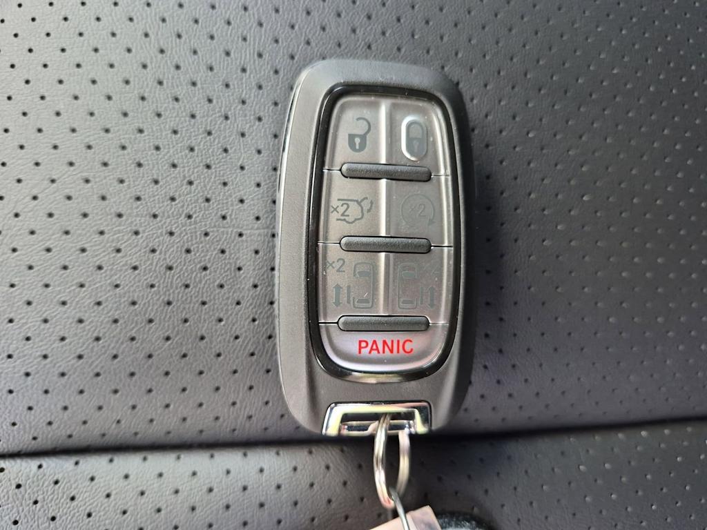 Thumbnail: 2027 Chrysler Pacifica - 16