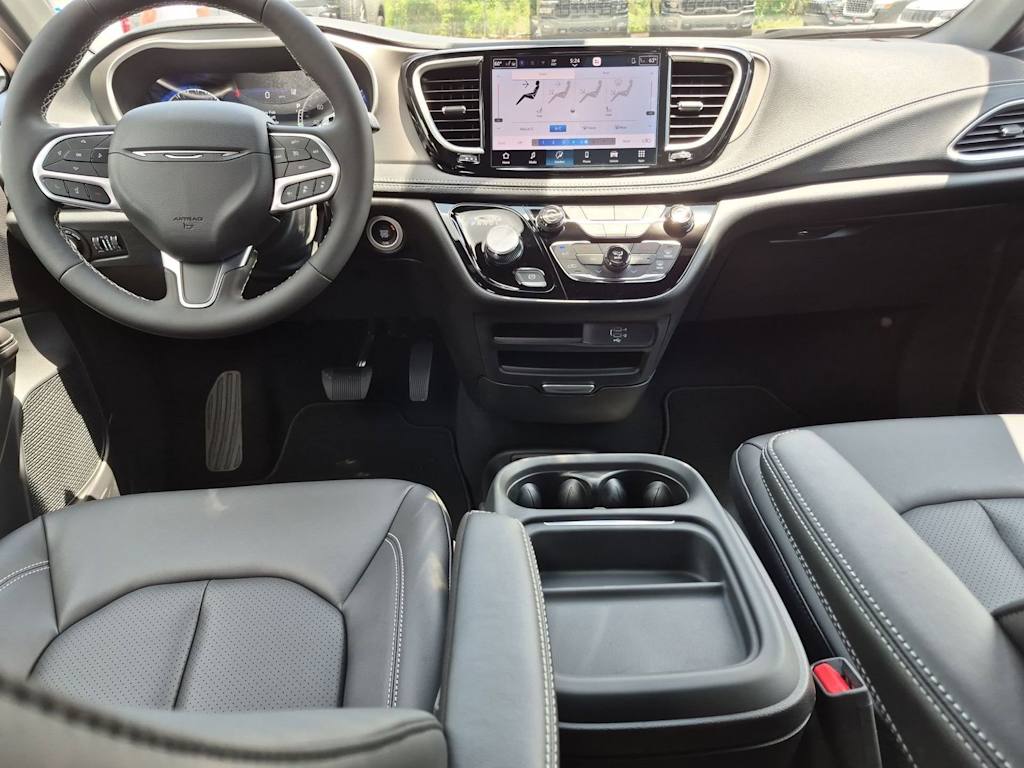 Thumbnail: 2027 Chrysler Pacifica - 2