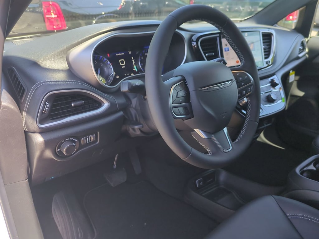 Thumbnail: 2027 Chrysler Pacifica - 2