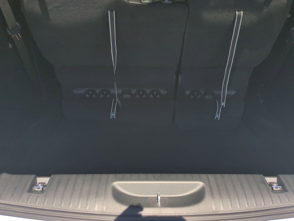 Thumbnail: 2027 Chrysler Pacifica - 34