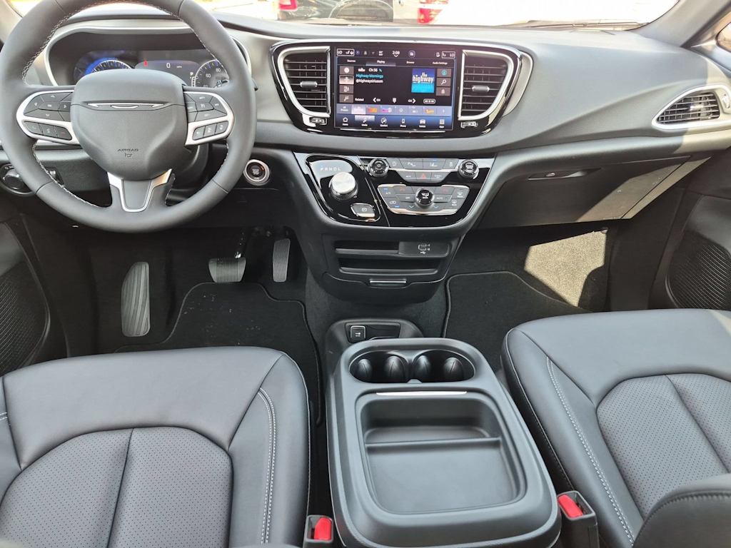 Thumbnail: 2027 Chrysler Pacifica - 2