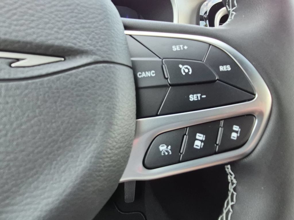 Thumbnail: 2027 Chrysler Pacifica - 27