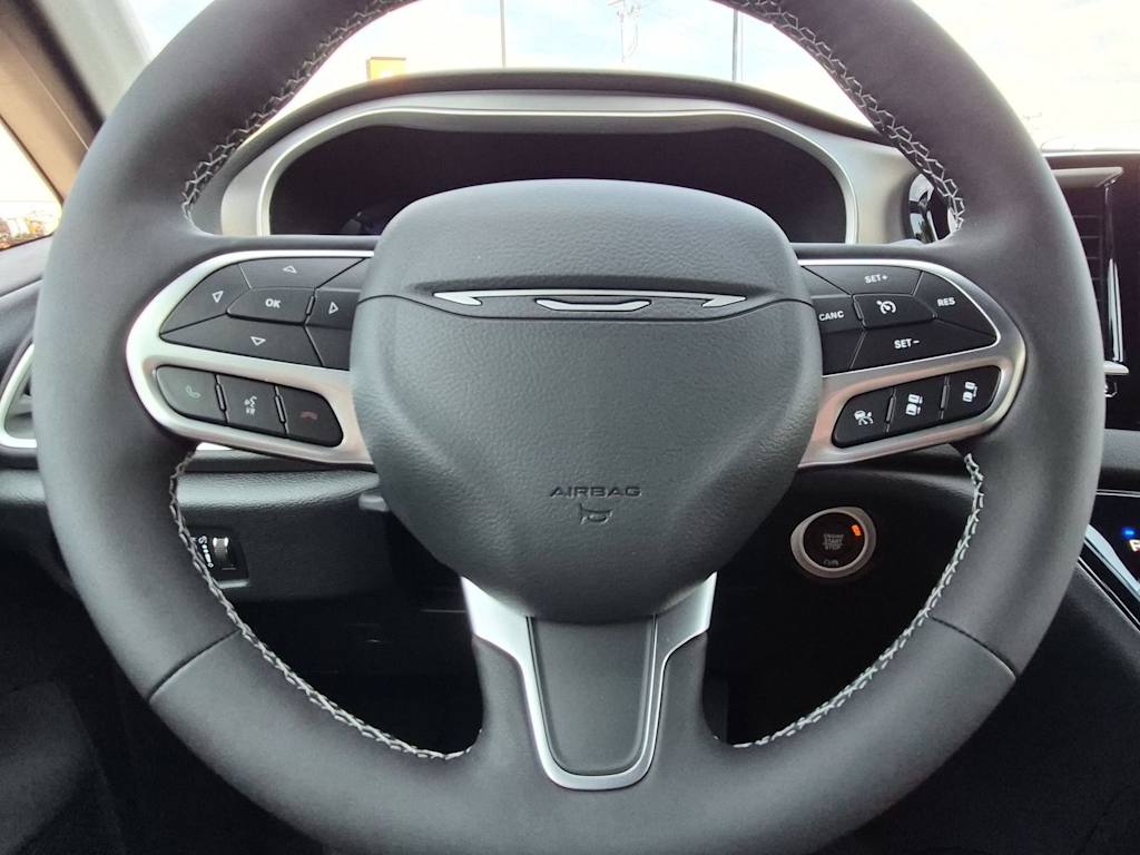 Thumbnail: 2027 Chrysler Pacifica - 25