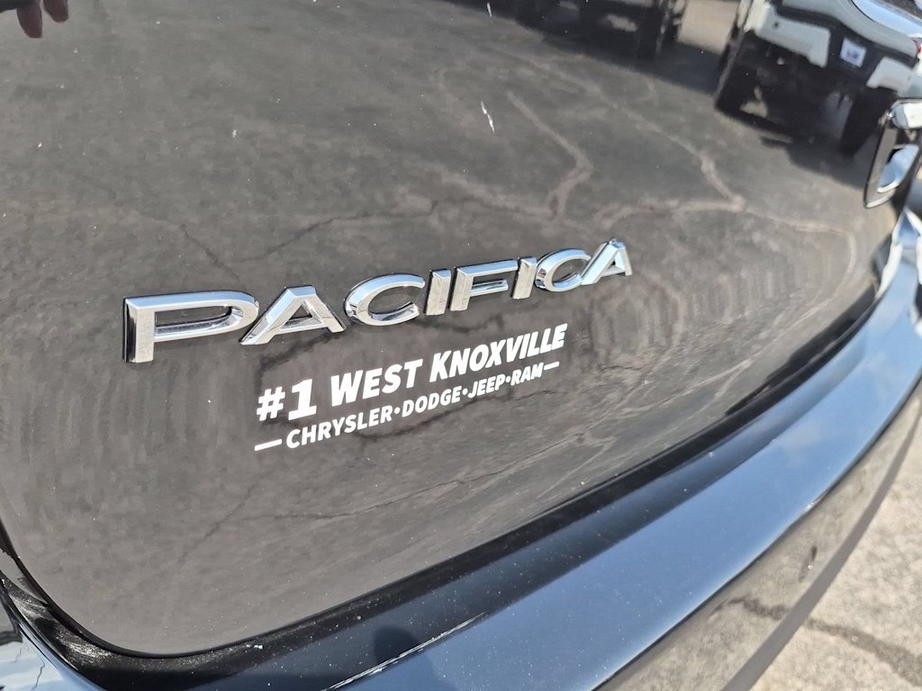 Thumbnail: 2027 Chrysler Pacifica - 20