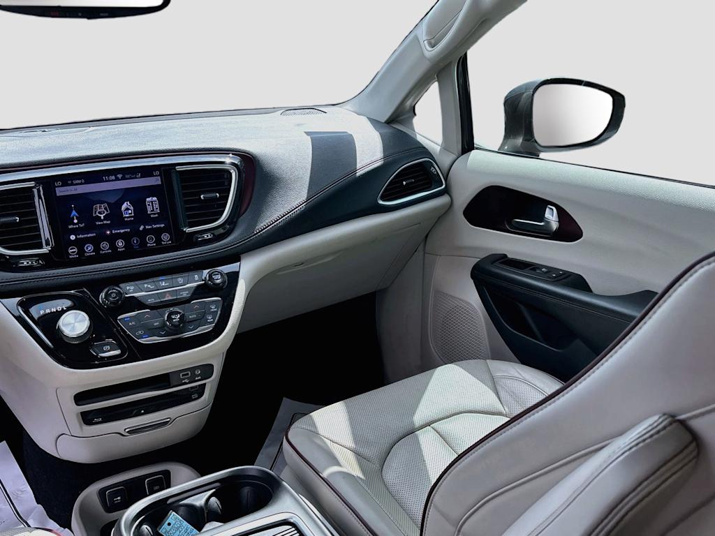 Thumbnail: 2019 Chrysler Pacifica - 30