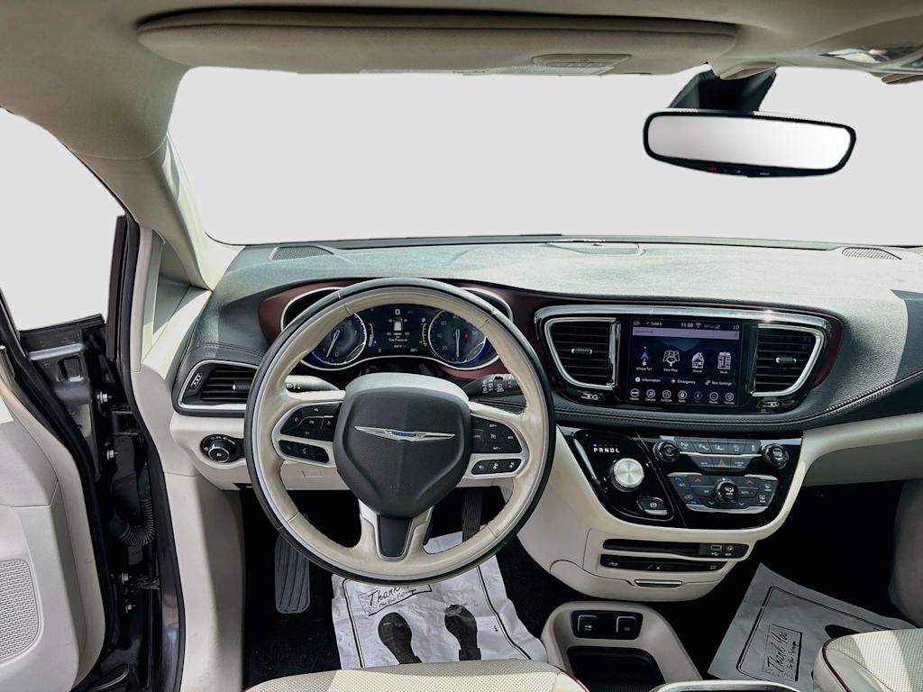 Thumbnail: 2019 Chrysler Pacifica - 9