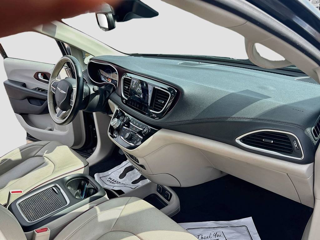 Thumbnail: 2019 Chrysler Pacifica - 13