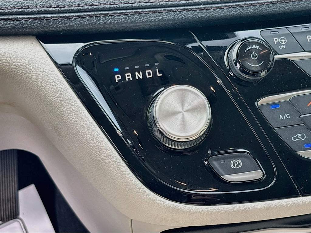 Thumbnail: 2019 Chrysler Pacifica - 26