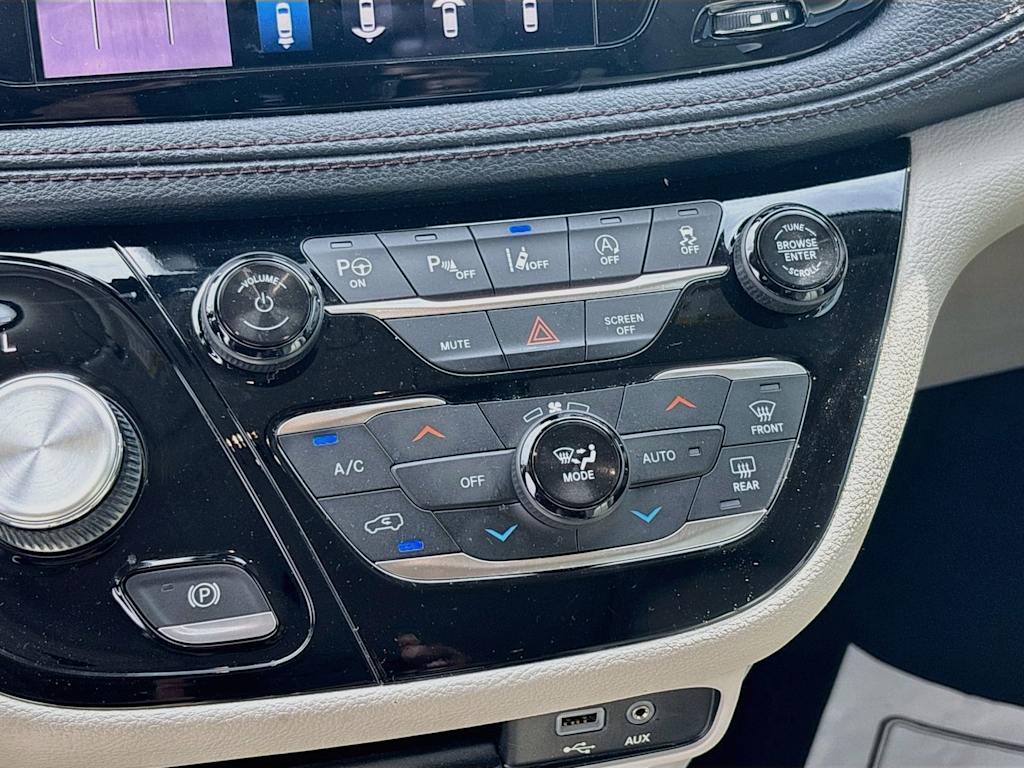 Thumbnail: 2019 Chrysler Pacifica - 25