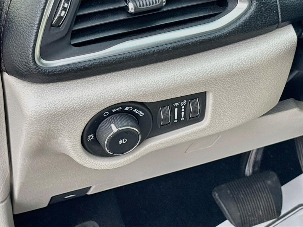Thumbnail: 2019 Chrysler Pacifica - 22