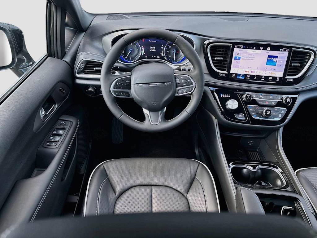 Thumbnail: 2027 Chrysler Pacifica - 2