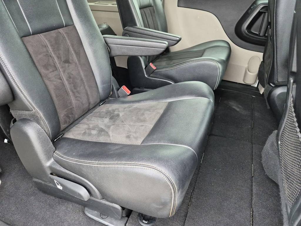 Thumbnail: 2020 Dodge Grand Caravan - 24