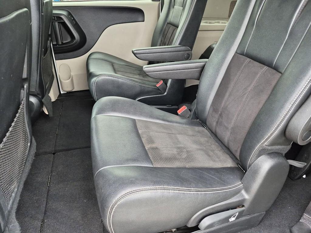 Thumbnail: 2020 Dodge Grand Caravan - 23