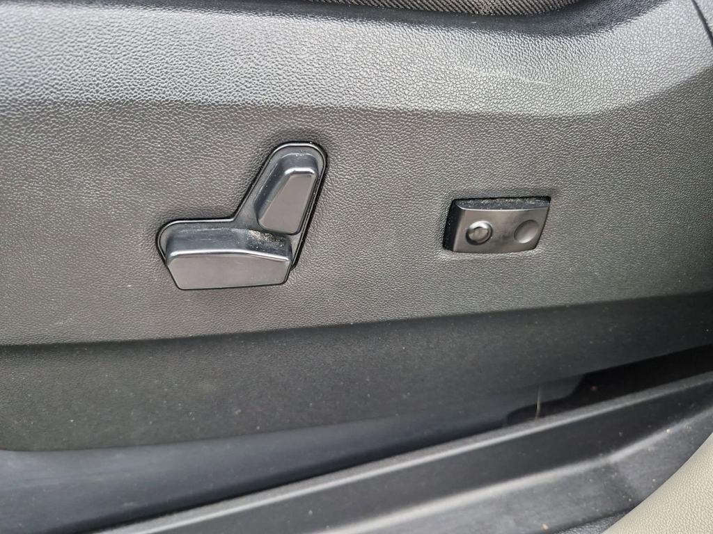 Thumbnail: 2020 Dodge Grand Caravan - 21