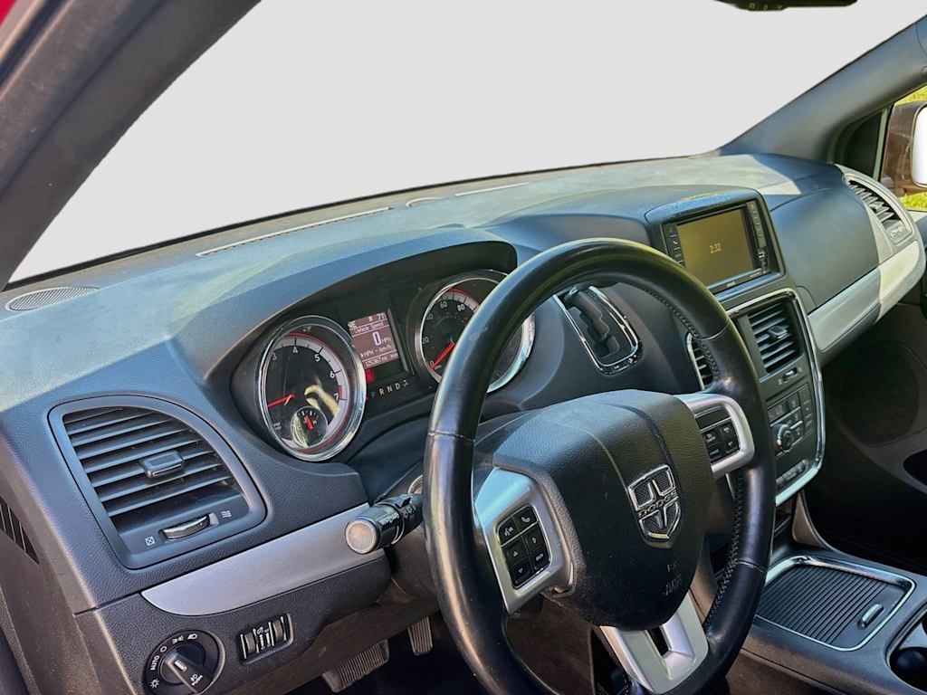 Thumbnail: 2015 Dodge Grand Caravan - 2