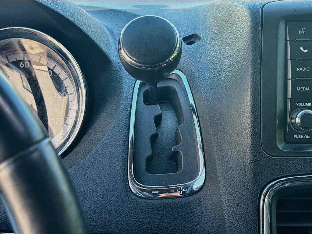 Thumbnail: 2015 Dodge Grand Caravan - 25