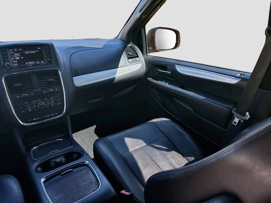 Thumbnail: 2015 Dodge Grand Caravan - 14