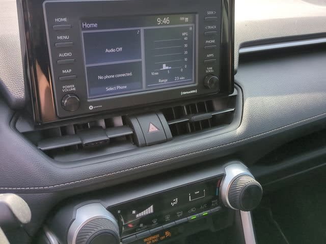 2021 Toyota RAV4 LE 13
