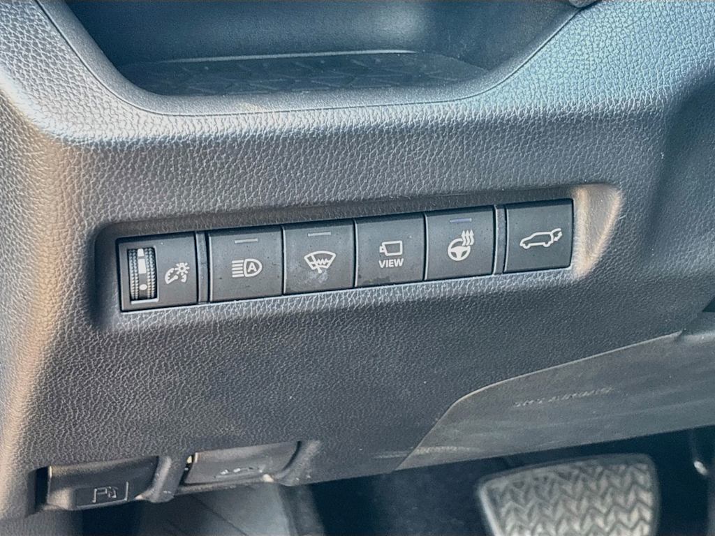 Thumbnail: 2020 Toyota RAV4 - 23