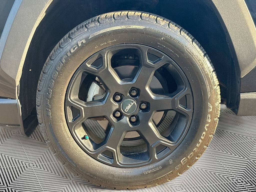 Thumbnail: 2020 Toyota RAV4 - 7