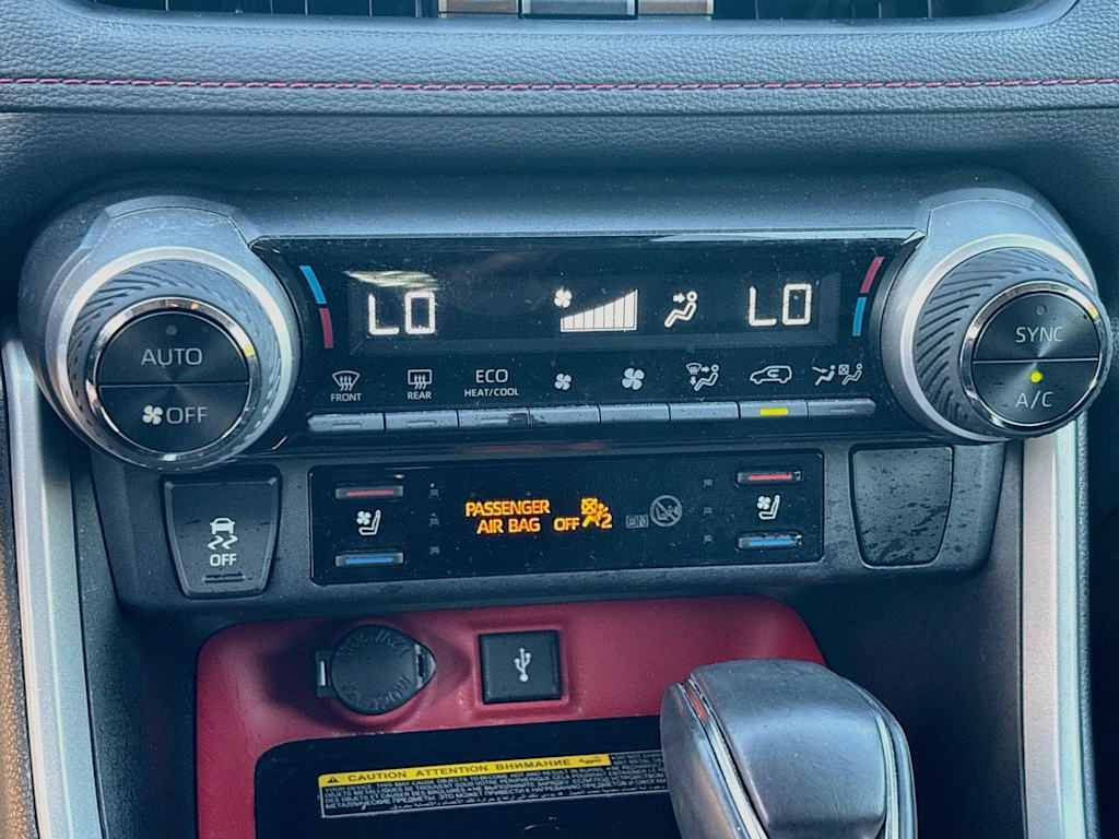 Thumbnail: 2020 Toyota RAV4 - 29