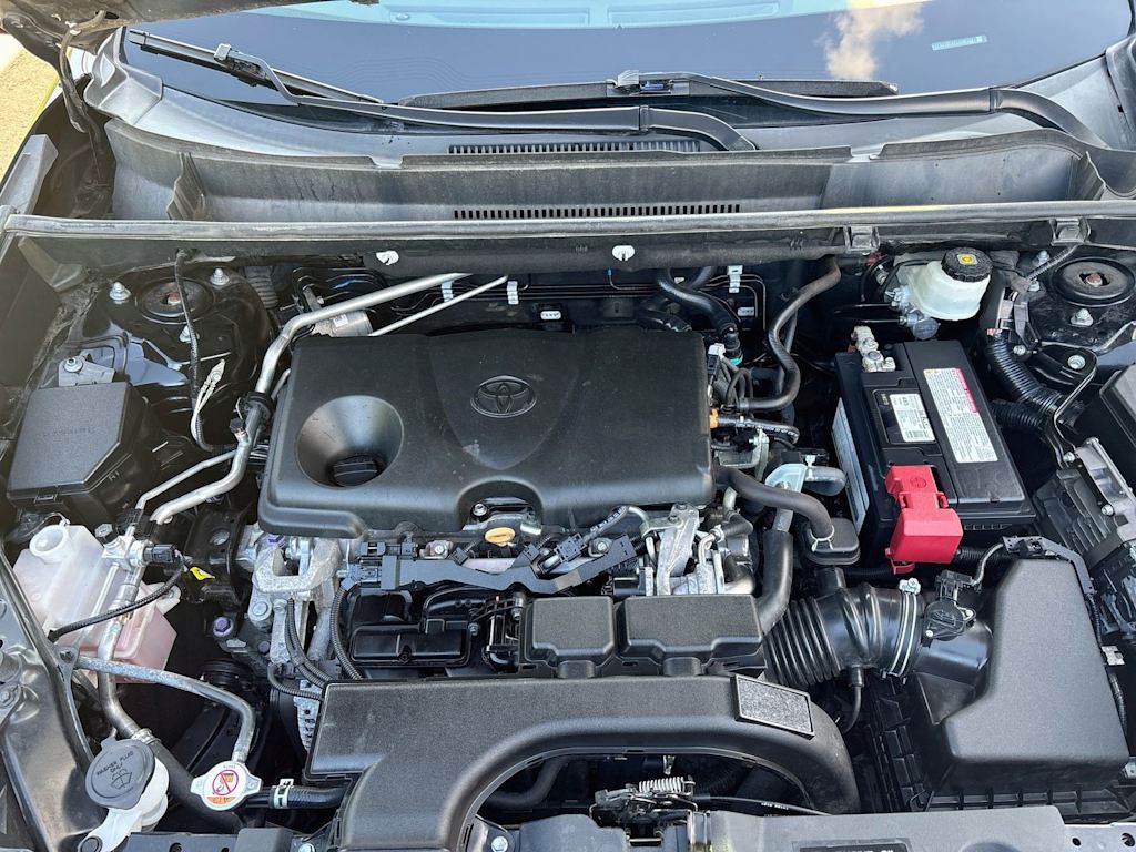 Thumbnail: 2020 Toyota RAV4 - 8