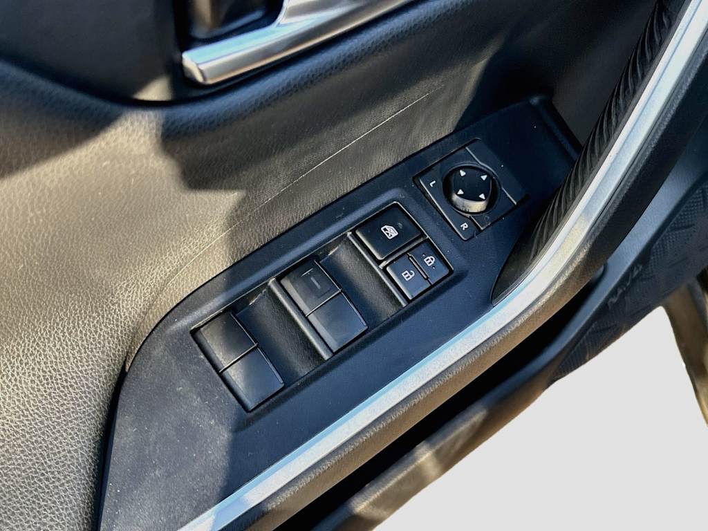 Thumbnail: 2020 Toyota RAV4 - 27