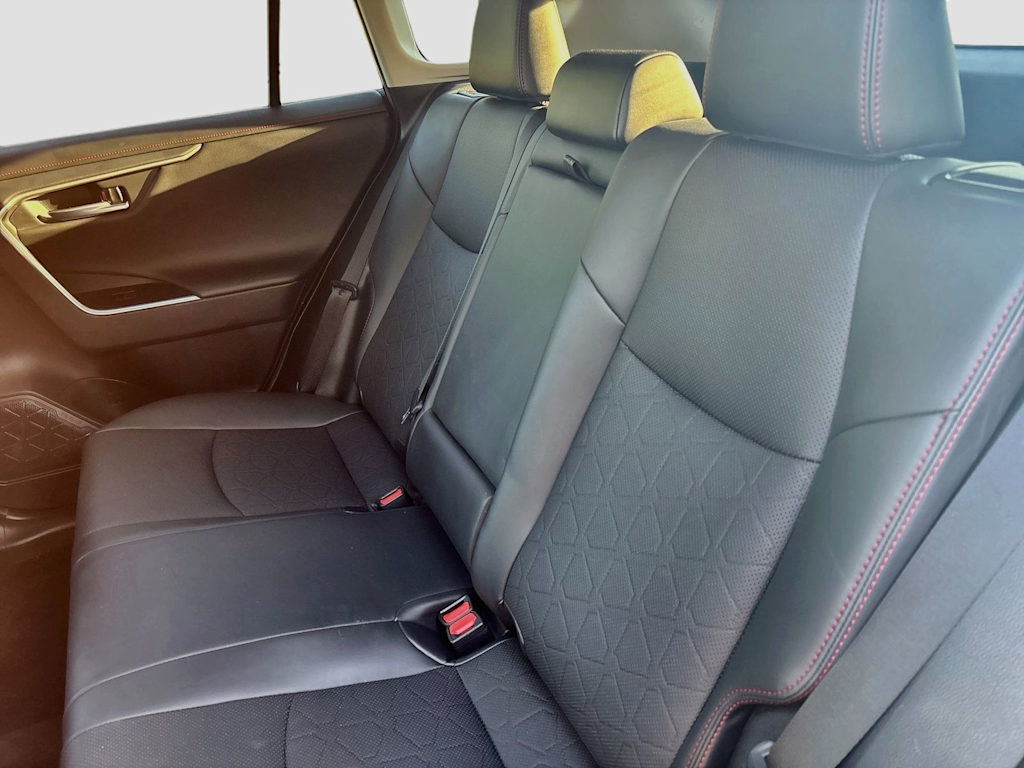 Thumbnail: 2020 Toyota RAV4 - 12