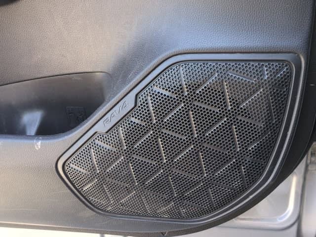 2021 Toyota RAV4 XLE 32