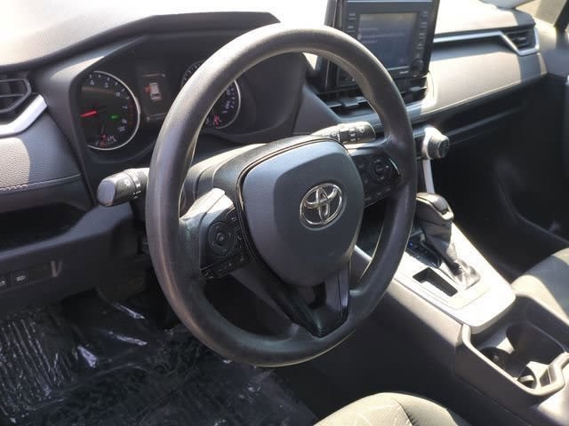 2021 Toyota RAV4 XLE 2