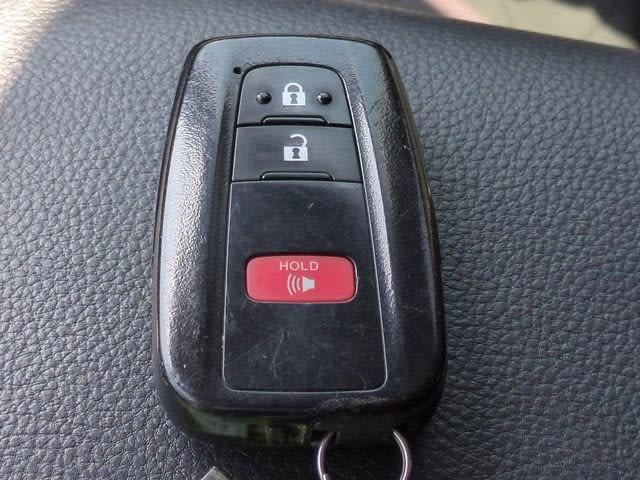 2021 Toyota RAV4 XLE 34
