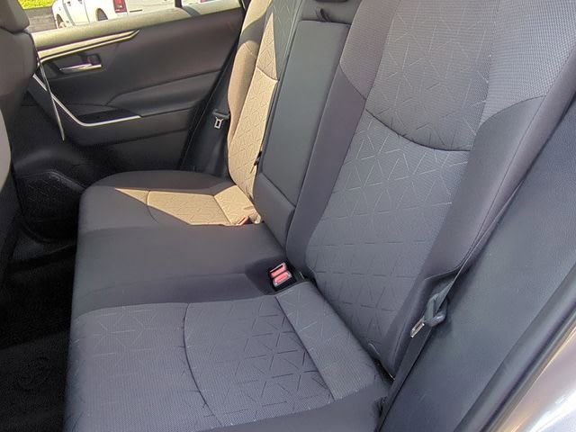 2021 Toyota RAV4 XLE 26