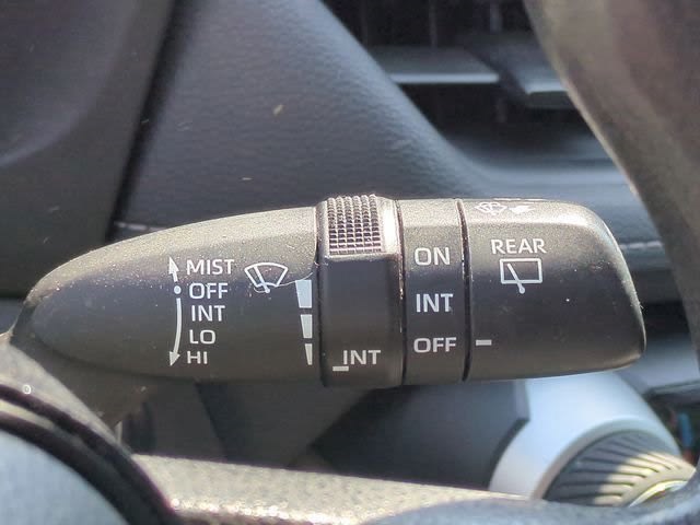 2021 Toyota RAV4 XLE 16
