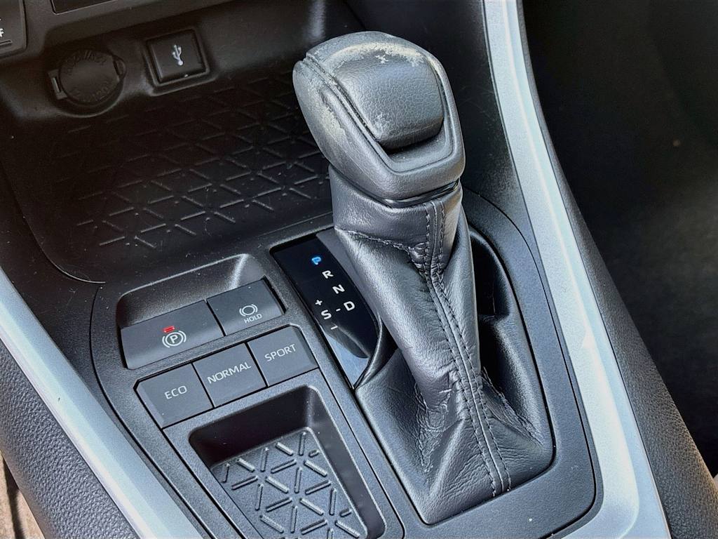 Thumbnail: 2021 Toyota RAV4 - 17
