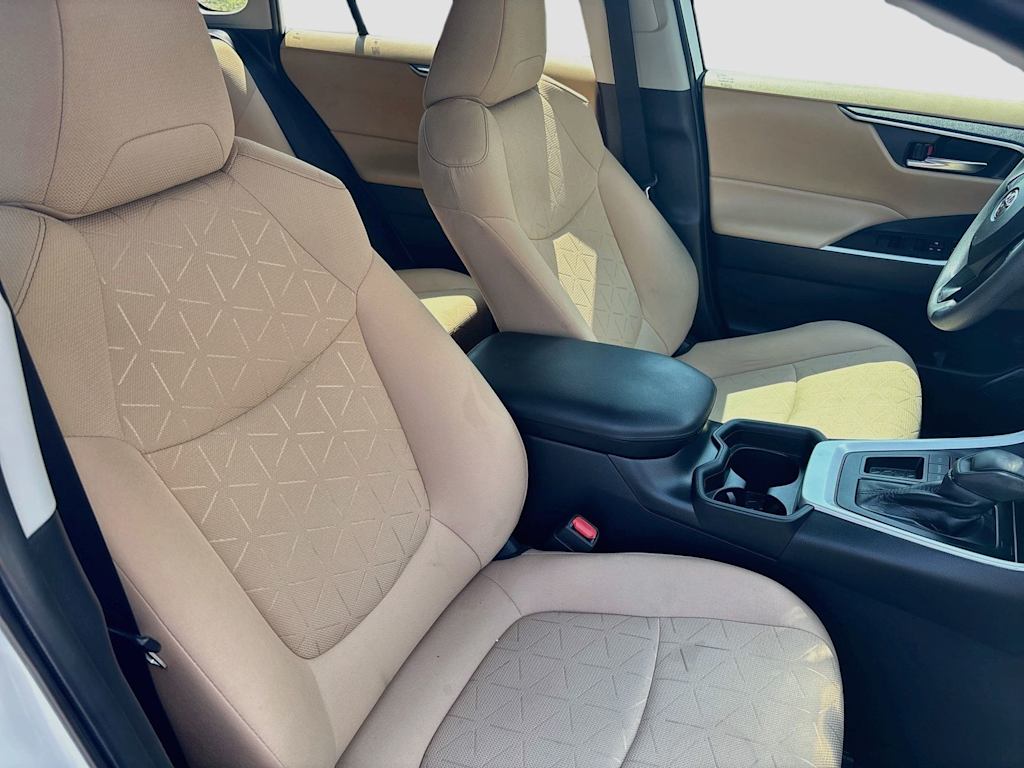 Thumbnail: 2021 Toyota RAV4 - 33