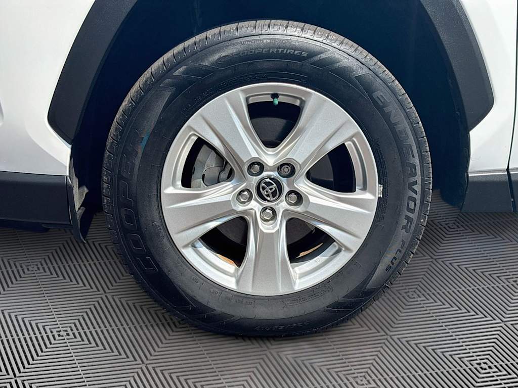Thumbnail: 2021 Toyota RAV4 - 8