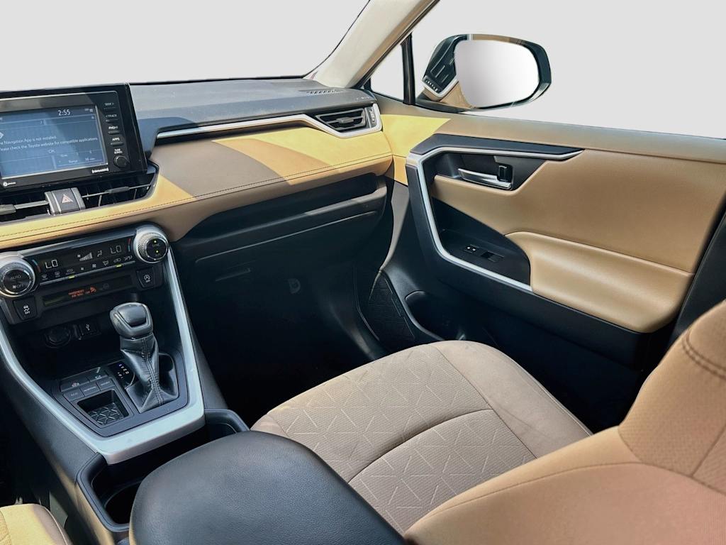 Thumbnail: 2021 Toyota RAV4 - 31