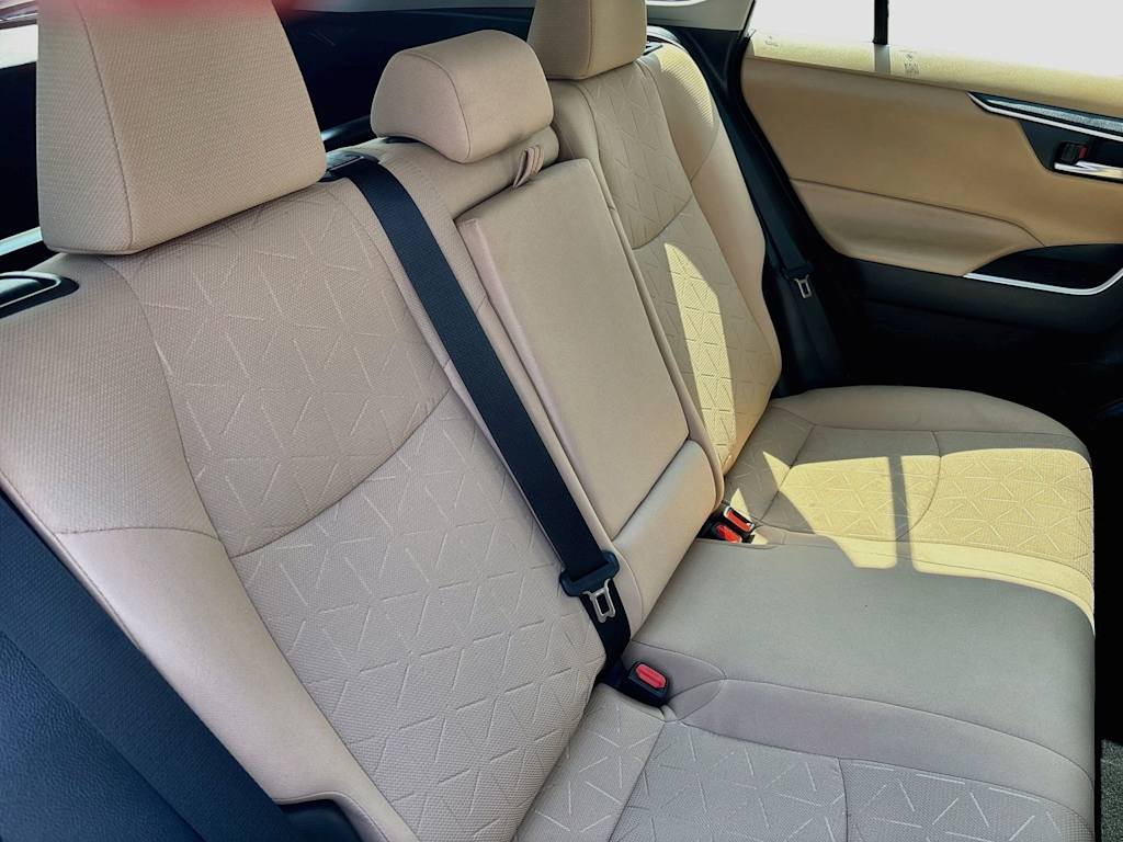 Thumbnail: 2021 Toyota RAV4 - 32