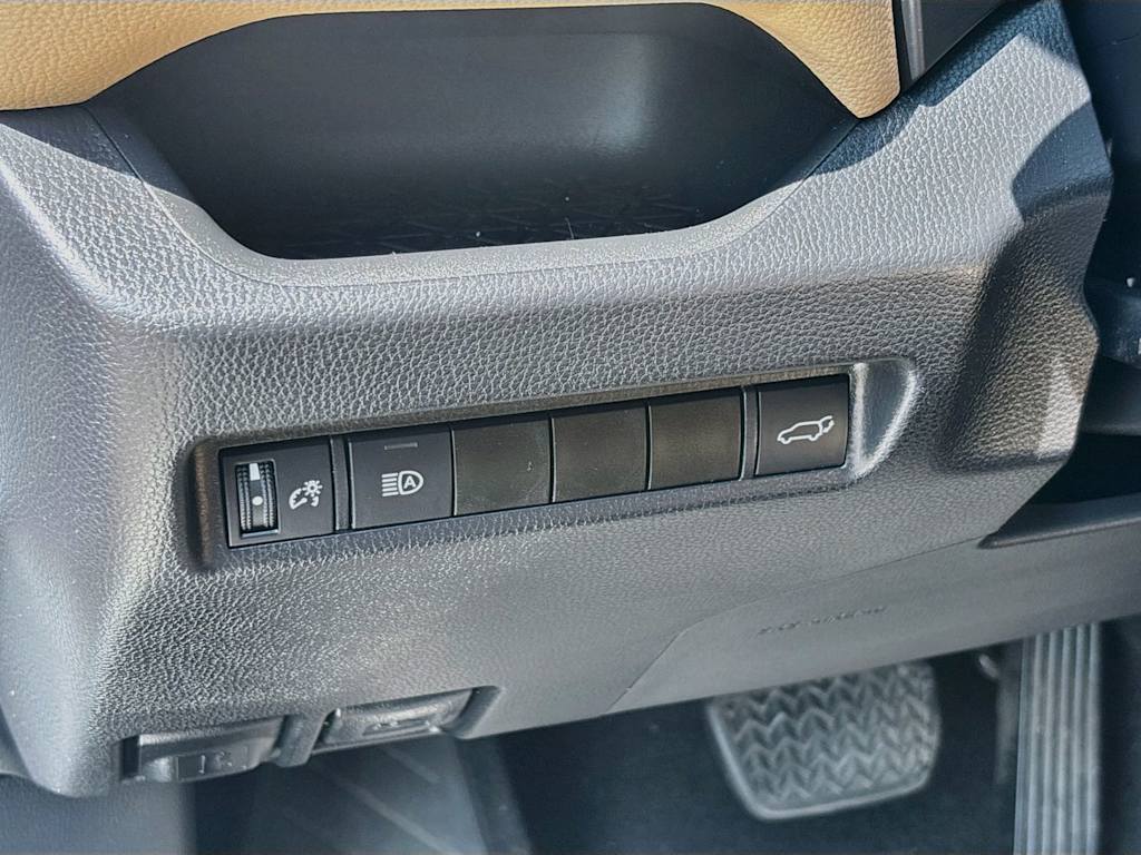 Thumbnail: 2021 Toyota RAV4 - 24
