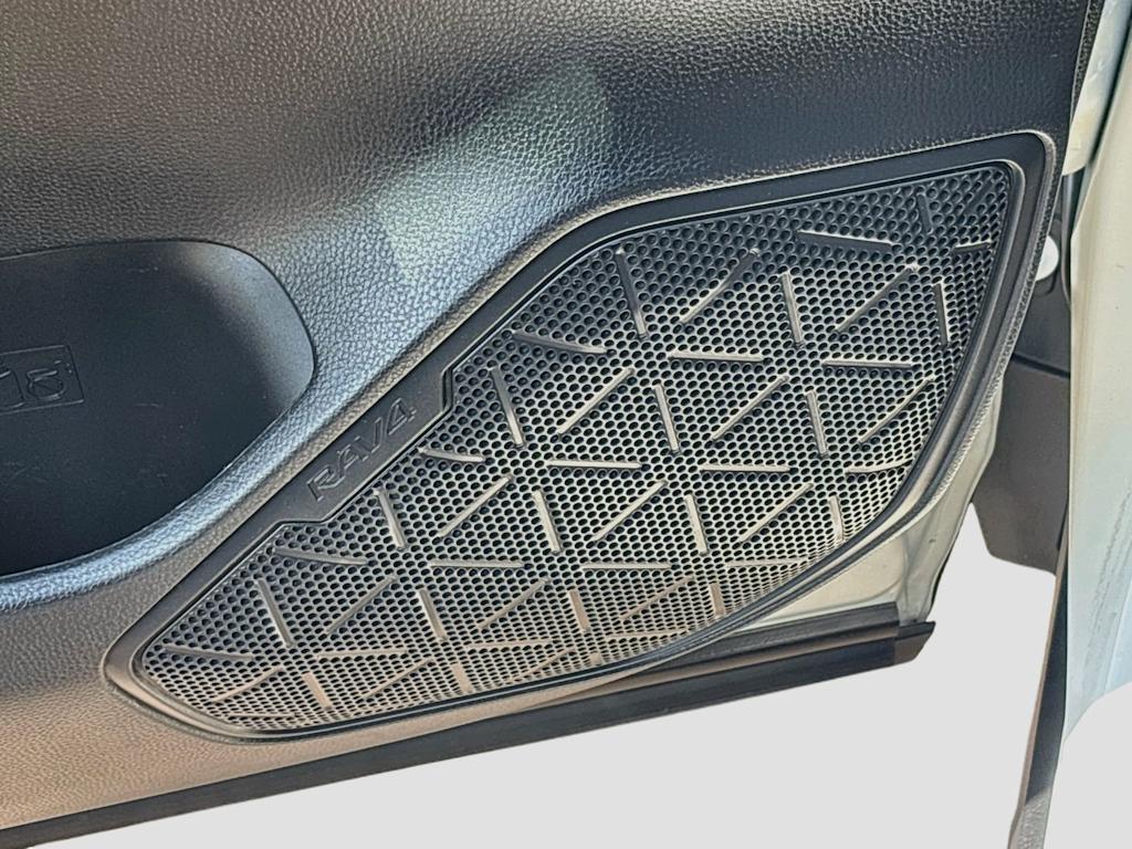 Thumbnail: 2021 Toyota RAV4 - 7