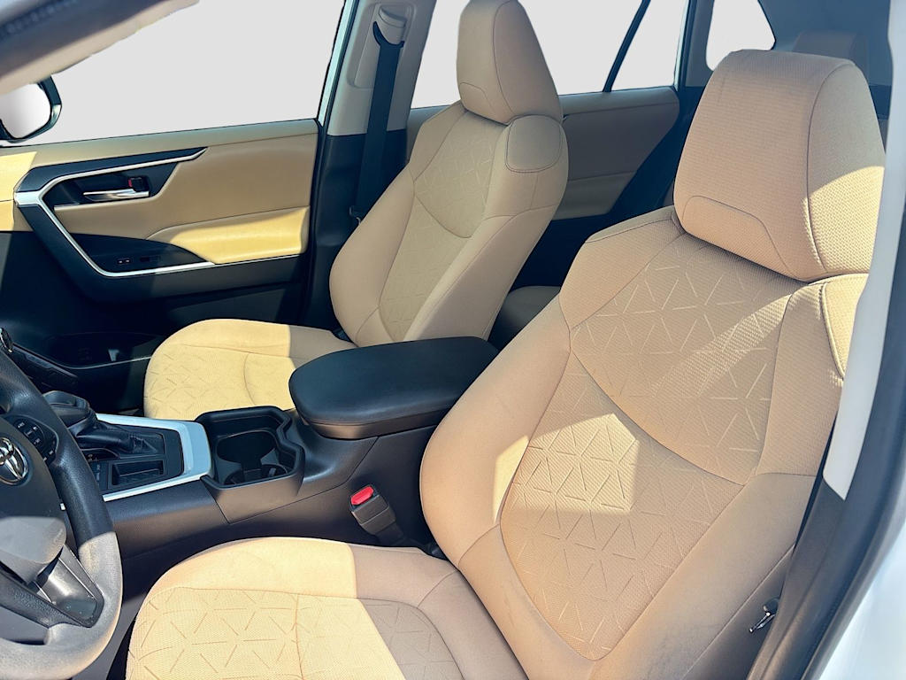 Thumbnail: 2021 Toyota RAV4 - 12