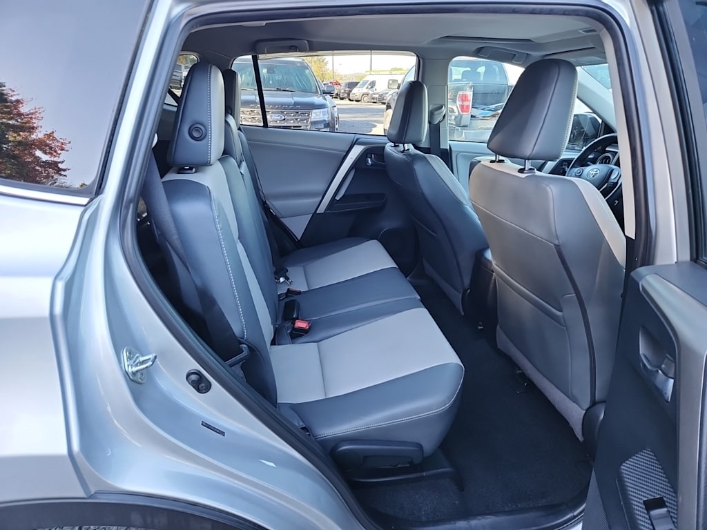 Thumbnail: 2013 Toyota RAV4 - 24