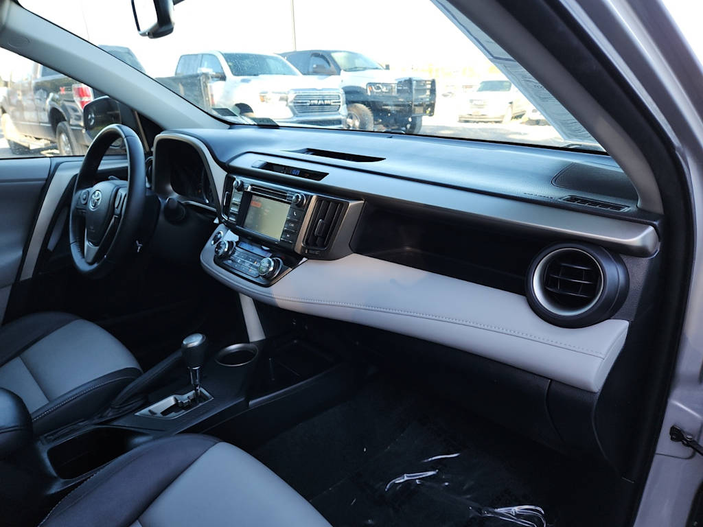 Thumbnail: 2013 Toyota RAV4 - 11