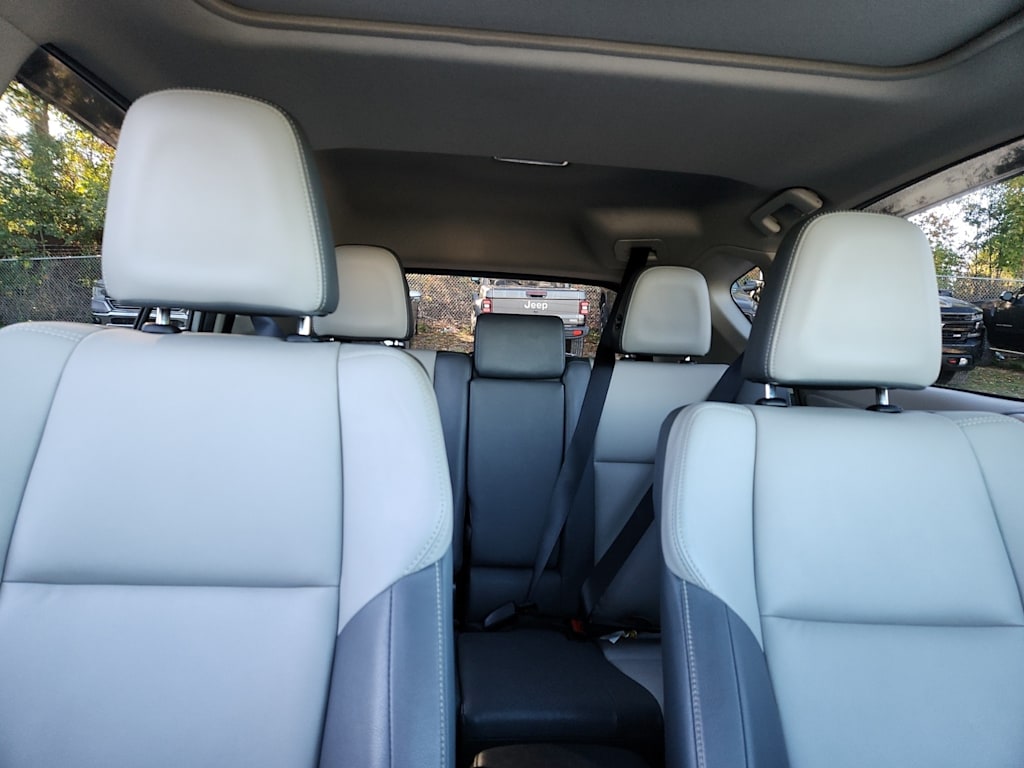 Thumbnail: 2013 Toyota RAV4 - 21