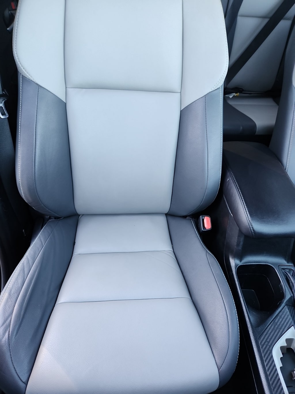 Thumbnail: 2013 Toyota RAV4 - 20