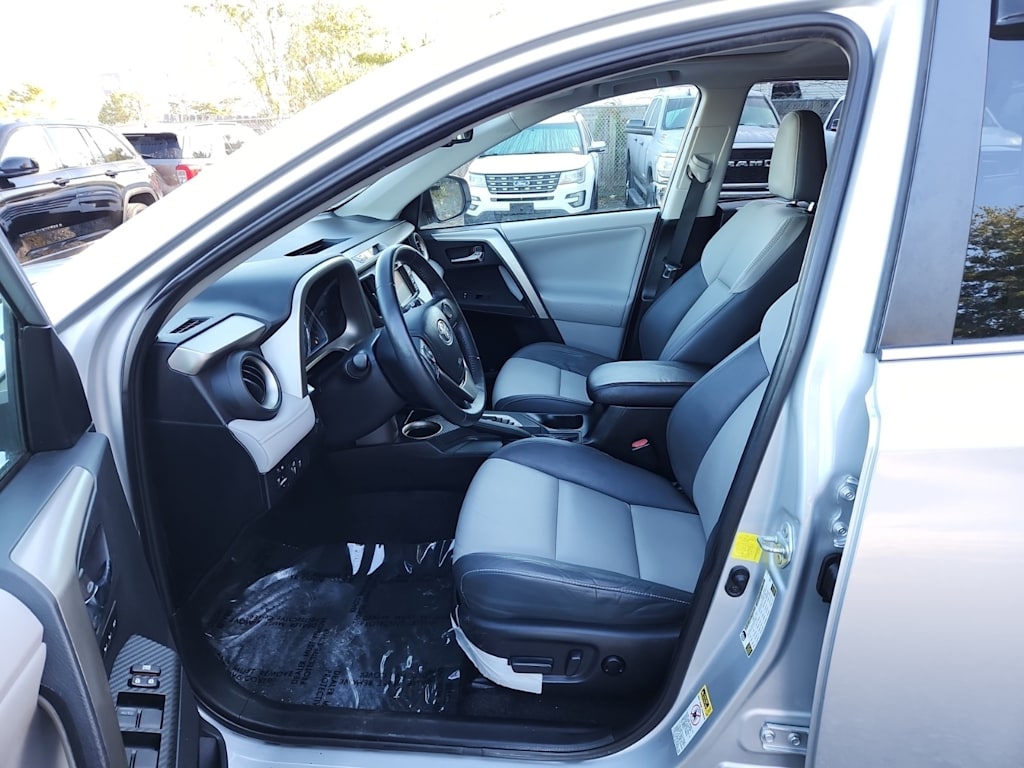 Thumbnail: 2013 Toyota RAV4 - 18