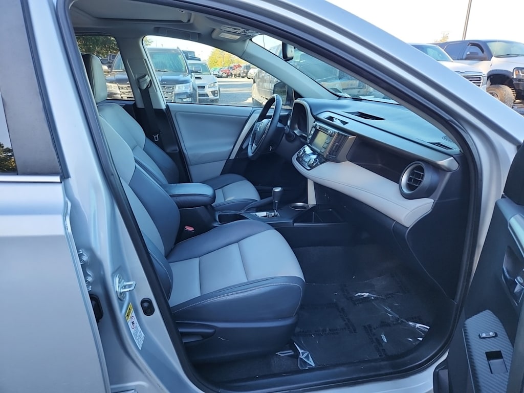 Thumbnail: 2013 Toyota RAV4 - 22