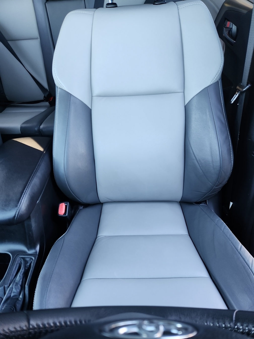 Thumbnail: 2013 Toyota RAV4 - 9