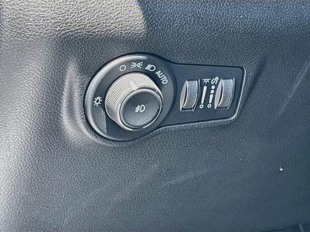 Thumbnail: 2025 Jeep Compass - 19