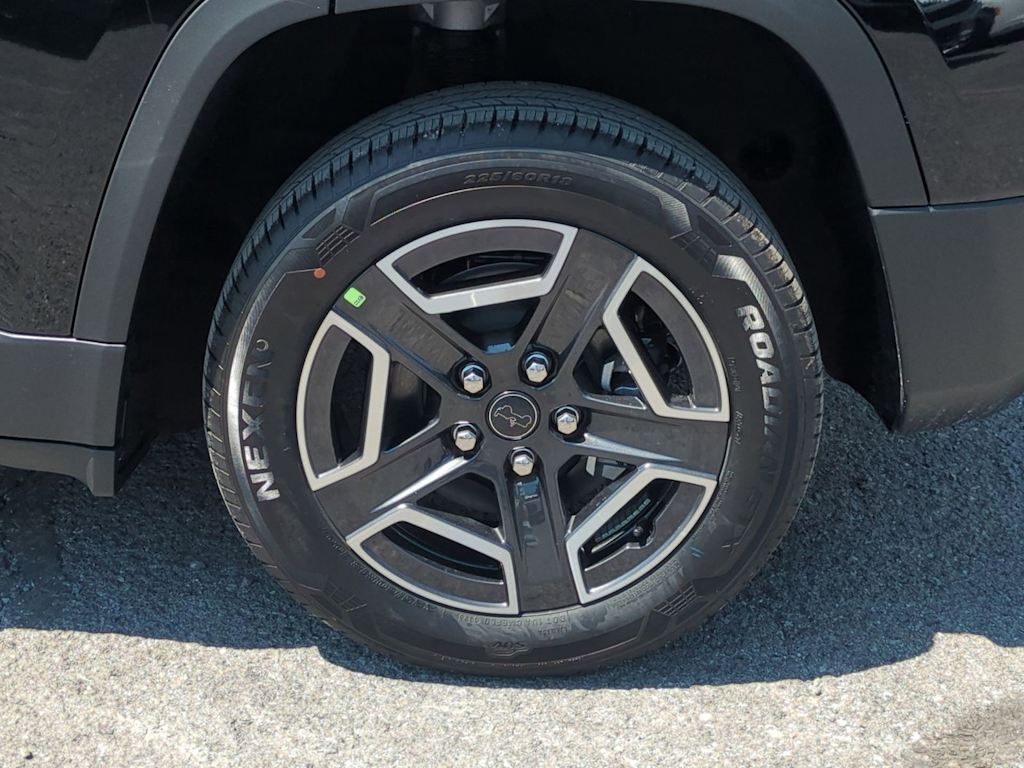 Thumbnail: 2026 Jeep Cherokee - 8